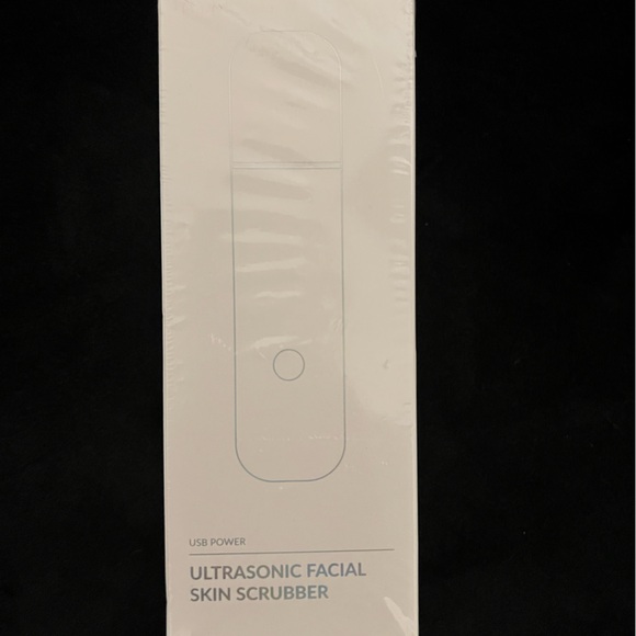 Ultrasonic Facial Skin Scrubber - White - Picture 1 of 5